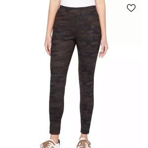 SANCTUARY Runway Camo-Print Leggings